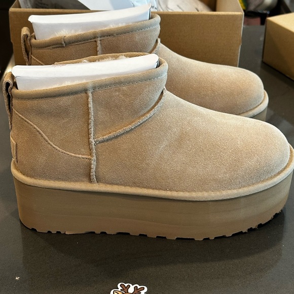 🧸BNIB UGG ULTRA MINI PLATFORM SAND BOOTS WOMENS 7🧸 - Picture 5 of 9